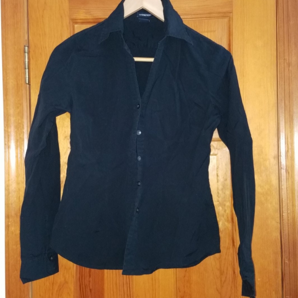 4/$20 S Gap Button down shirt